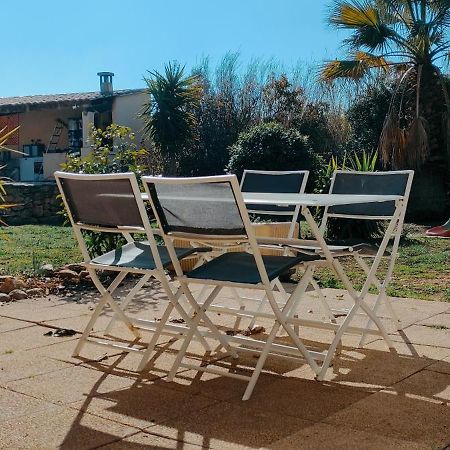 Offrez-Vous Un Sejour Dans Notre Gite A Entressen Une Grande Piscine Pour Se Rafraichir ,Un Espace De Jeux Pour Enfants Pour Des Heures De Divertissement Un Terrain De Petanque Pour Des Parties Endiablees Zewnętrze zdjęcie