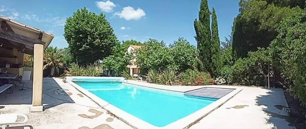 Offrez-Vous Un Sejour Dans Notre Gite A Entressen Une Grande Piscine Pour Se Rafraichir ,Un Espace De Jeux Pour Enfants Pour Des Heures De Divertissement Un Terrain De Petanque Pour Des Parties Endiablees Zewnętrze zdjęcie